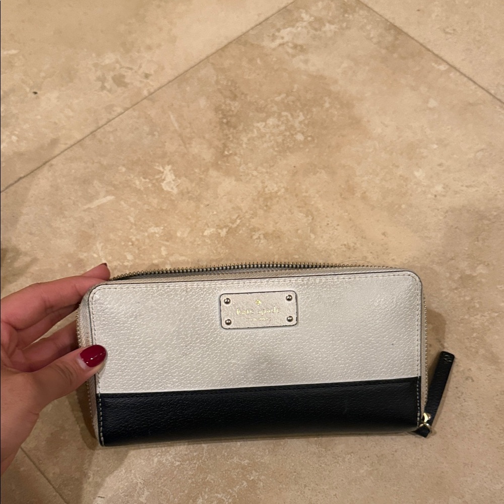 Kate Spade Two-Tone Black and Cream Wallet